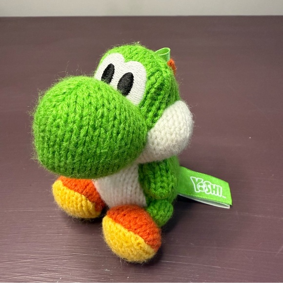 Nintendo Blue and Green Knitted Yoshi Amiibo Yoshi’s Woolly World 2015 - Picture 4 of 5